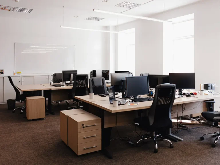 Modern office interior showcasing one of the four dominant office styles—industrial, minimalist, corporate or experiential—that shape contemporary work culture.